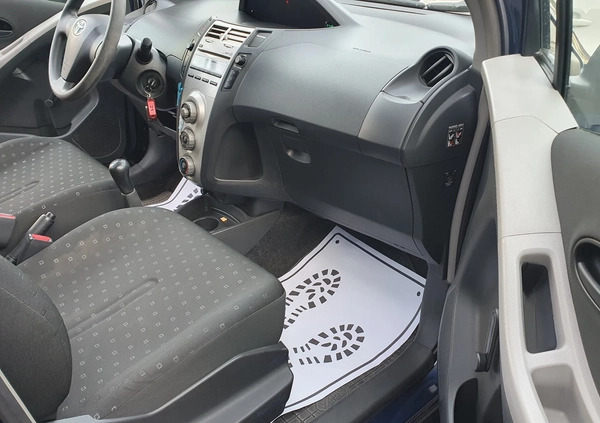 Toyota Yaris cena 14900 przebieg: 131709, rok produkcji 2008 z Warszawa małe 154